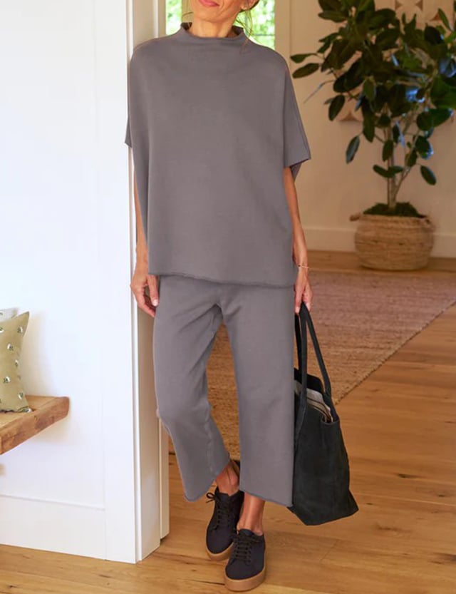 New women from the sleeves Batwing 3/4 Capelet wide leg pants ✨