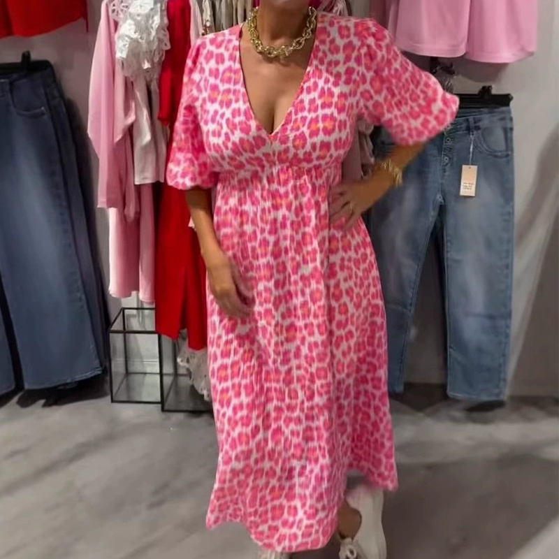 Damska sukienka z nadrukiem z dekoltem w serek