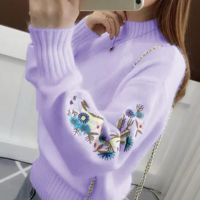 ?Thick cashmere knit sweater with floral embroidery