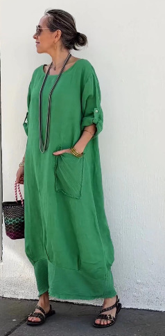 Długa sukienka w jednolitym kolorze, swobodna, z okrągłym dekoltem i kieszeniami